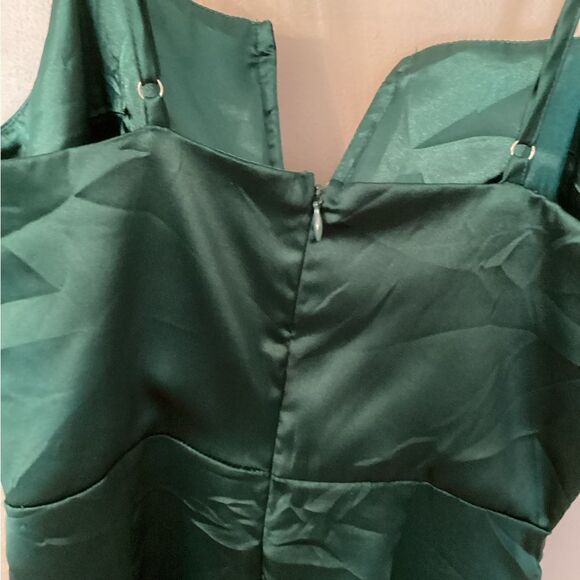 LULUS SIZE MED DOWN TO DANCE EMERALD GREEN SATIN GATHERED TULIP MIDI DRESS - Picture 10 of 14